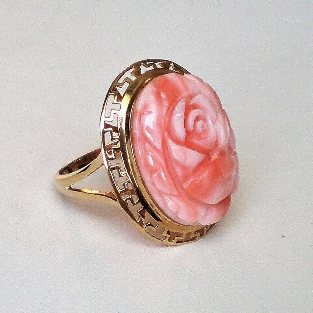 Vintage Designer 14K Gold Carved Angel Skin Pink Coral Rose Flower Cameo Ring